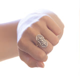 Anello antico in oro 18K e argento con diamanti (centrali di 0.30ctw ca.), anni '30