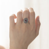 Anello antico in oro 18K e argento con rubino naturale e diamanti, anni '40