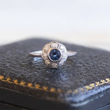 Bague marguerite vintage en or blanc 14 carats avec saphir (env. 0,60 ct) et diamants (env. 0,16 ct), années 1960