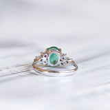 Bague moderne en or blanc 18 carats avec émeraude (2,15 ct environ) et diamants (0,42 ct environ)