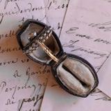 Anello antico in oro 18K e argento con diamanti e onice, primi del '900