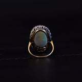 Anello vintage in oro 18K con opale australiano arlecchino e diamanti di taglio brillante (0.80ctw), anni '50