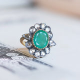 Anello antico in oro 18K e argento con smeraldo (5ct ca.) e diamanti (2ct ca.), primi del '900