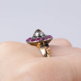 Anello antico in oro 14K con rubini e zircone centrale, primi del '900 - Antichità Galliera