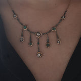 Collier Liberty in oro 14K e argento con diamanti e smeraldi, anni '20