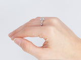 Anello solitario in oro bianco 18k con diamante centrale di 0.55ct, anni 40