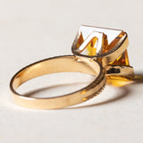 Anello vintage da cocktail in oro 18K con zaffiro arancione sintetico (7ct ca.), anni '60