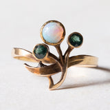 Anello antico in oro 18K con opale e paste di vetro verdi, anni '10/'20