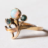 Anello antico in oro 18K con opale e paste di vetro verdi, anni '10/'20