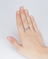 Damiani ring in 18k gold with a central diamond of 0.15 ct