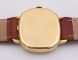 Orologio da polso in oro 18k Omega De Ville automatico con datario, anni 60 circa - Antichità Galliera