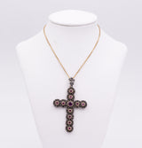 Croce in oro e argento con rubini e rosette di diamante, primi del 900 - Antichità Galliera