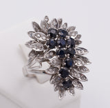 Anello in oro bianco con diamanti e zaffiri , anni 60 - Antichità Galliera