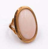 Anello vintage in oro con corallo rosa , anni 50