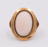 Anello vintage in oro 18K con corallo rosa, anni '50