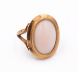 Anello vintage in oro 18K con corallo rosa, anni '50