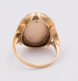 Anello vintage in oro 18K con corallo rosa, anni '50