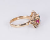 Anello antico  in oro 14k con pasta di vetro verde e rossa e perline . Primi del '900 - Antichità Galliera