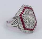 Anello vintage in oro bianco con diamanti e rubini , anni 50