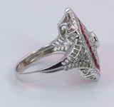 Anello vintage in oro bianco con diamanti e rubini , anni 50