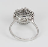 Anello vintage in oro bianco con diamanti (centrale 0.56 ct ) e smalti. Anni 40