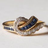 Anello vintage in oro 18K con zaffiri (0.16ctw ca.) e diamanti (0.28ctw ca.), anni '70