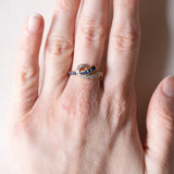 Anello vintage in oro 18K con zaffiri (0.16ctw ca.) e diamanti (0.28ctw ca.), anni '70
