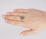 Anello vintage in oro 18k con zaffiro centrale e rosette di diamante, anni 40