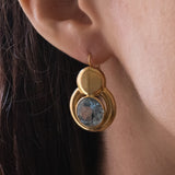 Orecchini vintage in oro 18K con topazi azzurri sintetici (12ctw ca.), anni ‘60