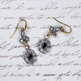 Orecchini antichi in oro 18K con zaffiri e rosette, anni '20