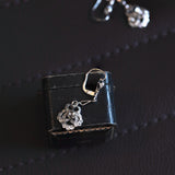 Orecchini antichi in oro bianco 18K con diamanti e zaffiri bianchi, anni '20