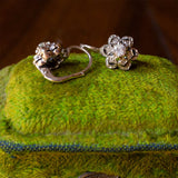 Orecchini antichi in oro bianco 18K con zirconi, anni '30/'40 - Antichità Galliera