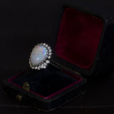 Anello vintage in oro bianco 14K con opale (5ct ca.) e diamanti (0.64ctw ca.), anni '70