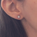 Orecchini punto luce in oro bianco 18K con diamanti di taglio vecchio (0.38ct)