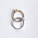 Solitario in oro bianco 18K con diamante antico di taglio vecchia miniera da 0.50ct