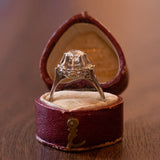 Solitario antico in oro bianco 18K con diamante da 0.95ct ca., anni '40