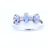 BAGUE DE STYLE MODERNE EN OR 18K AVEC SAPHIRS ET DIAMANTS