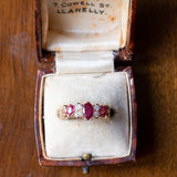 Anello moderno in stile vittoriano in oro 9K con rubini e diamanti - Antichità Galliera