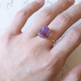 Vintage cocktail ring in 18K gold with dark purple amethyst, 1960s
