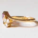 Anello vintage in oro giallo 18K con rubino (0.90ct ca.) e diamanti (0.20ctw ca.), anni ‘70/‘80
