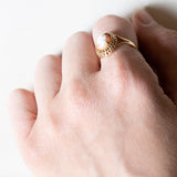 🍂 Anello vintage in oro 18K con cammeo su conchiglia, anni ‘50/‘60