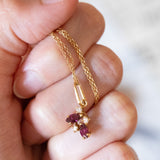 Collana con pendente in oro 18K con diamanti (0.06ctw ca.) e rubini, anni ‘70