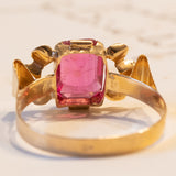 Anello vintage in oro 18K con pasta di vetro rosa, anni ‘60