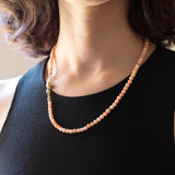 Collana vintage in oro 9K con corallo rosa, anni ‘50/‘60