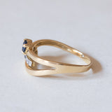 Anello vintage in oro 18K con zaffiri e diamanti, anni ‘50