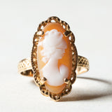 Anello vintage in oro 18K con cammeo su conchiglia, anni ‘50/‘60