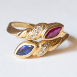 Anello contrarié vintage in oro 14K con zaffiro, rubino e diamanti (0.12ctw ca.), anni ‘70/‘80