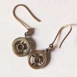 Orecchini antichi pendenti in oro giallo 18K e argento con diamanti di taglio rosetta, primi del ‘900