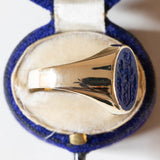Anello antico da sigillo in oro 14K con lapislazzuli inciso, anni ‘30