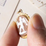 Ciondolo vintage in oro 18K con cammeo su conchiglia, anni ‘60